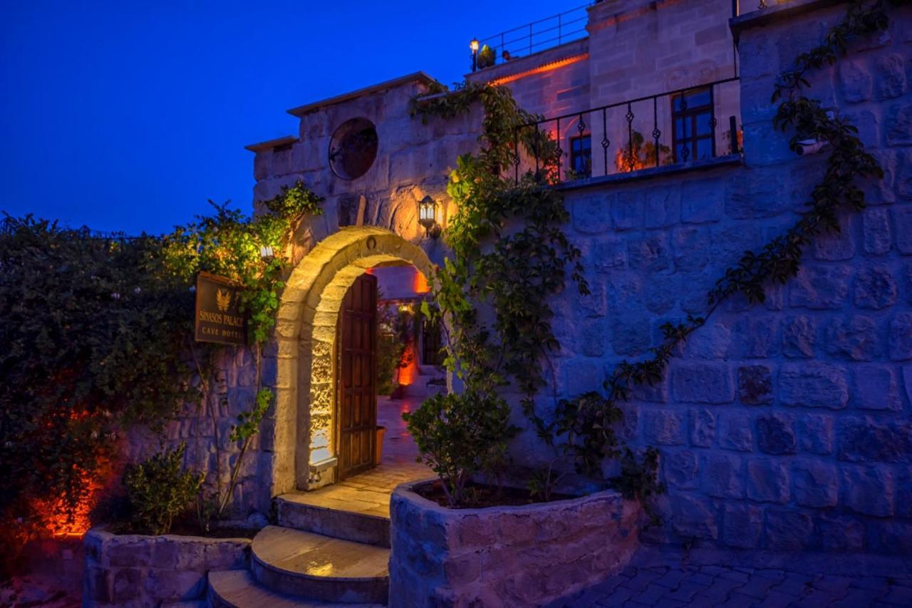Sinasos Palace Cave Hotel Ürgüp Kültér fotó