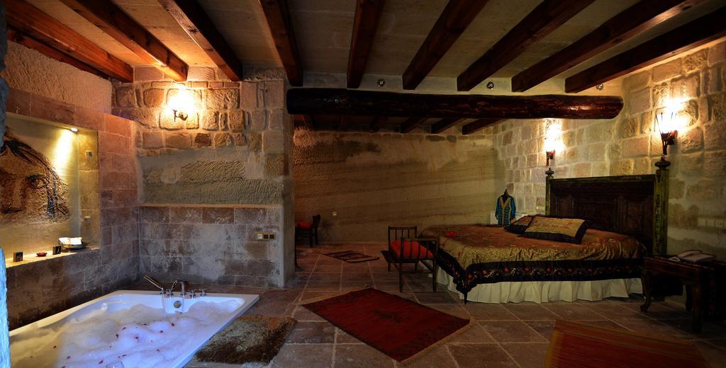 Sinasos Palace Cave Hotel Ürgüp Kültér fotó
