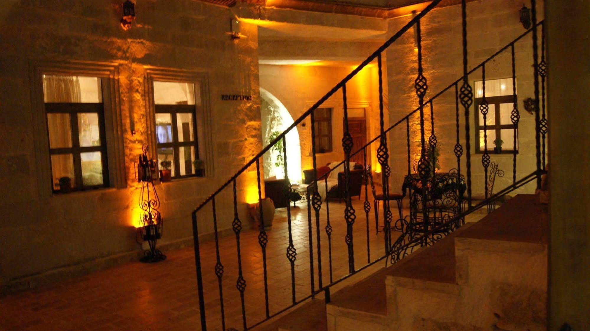 Sinasos Palace Cave Hotel Ürgüp Kültér fotó